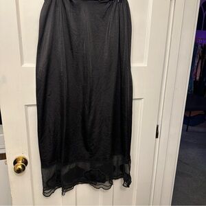 ⭐️ Vintage Black XL Maxi Slip with unique hem details